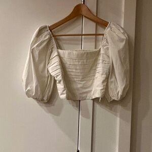 Abercrombie & Fitch white puff‑sleeve smocked crop top – size M